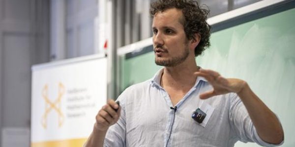 « Faire de la recherche en mathématiques sans collaborer à l'international, c'est se priver de savoirs et de manières de penser essentiels. »