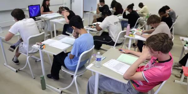 Bac STI2D 2026 : les sujets et corrigés de l'épreuve de physique-chimie et mathématiques ce mardi 16 juin