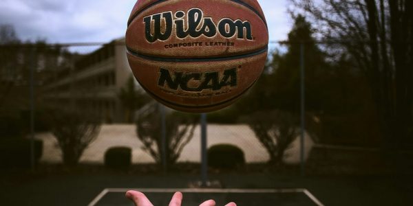 Vous êtes encore nul en maths ? Mettez-vous au basket : ce sport est l'un des meilleurs pour progresser de façon ludique