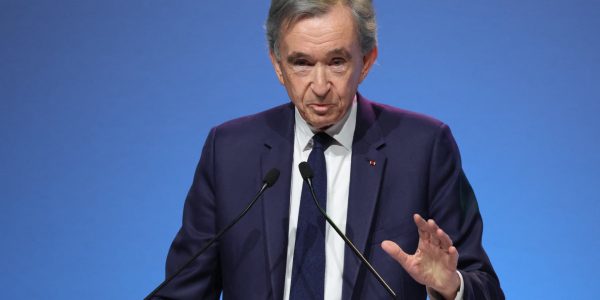 "Polytechnique avance droite dans ses bottes et n'a pas l'influence parfois un peu chaotique de l'Éducation nationale": Bernard Arnault explique pourquoi il donne 50 millions d'euros à l'X