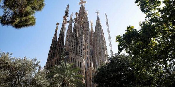 Comment les mathématiques rendent la basilique de la Sagrada Família incroyablement unique