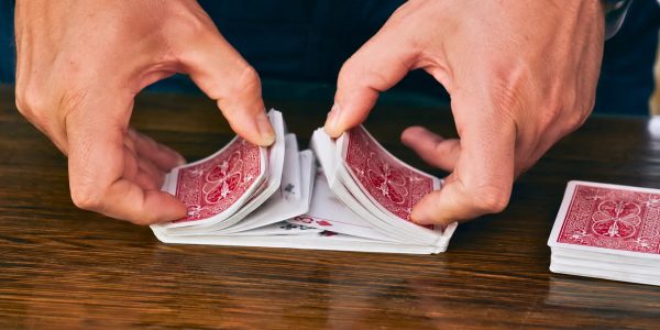 Combien de fois faut-il mélanger un jeu de cartes ? Les mathématiques donnent une réponse précise