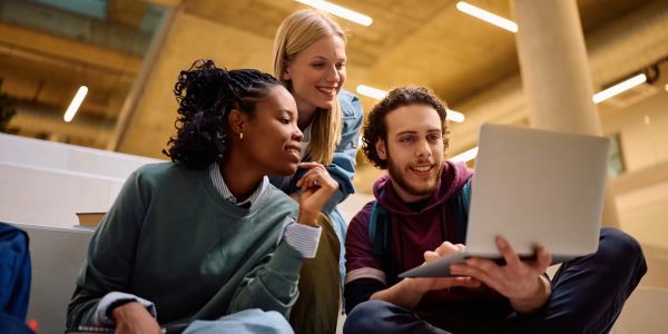 L'IA ravive l'intérêt pour les mathématiques, mais l'accès aux études se réduit au Royaume-Uni